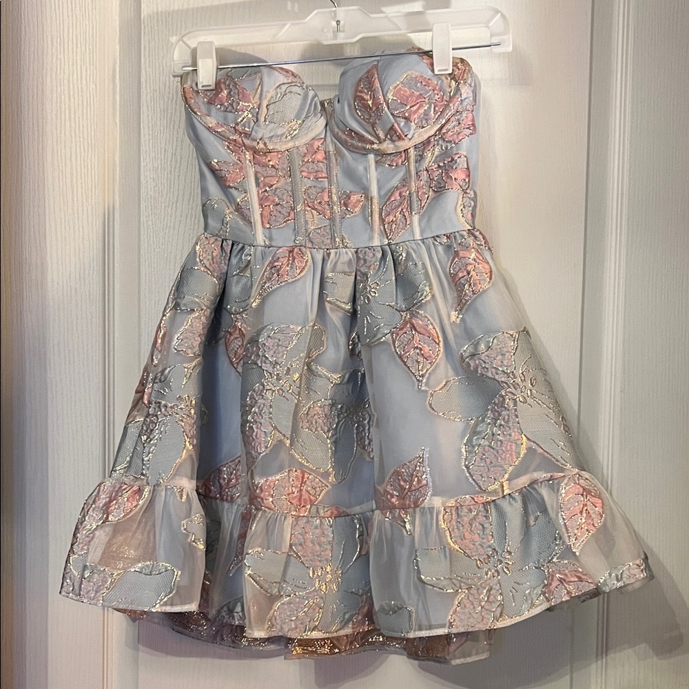 Elegant Strapless Floral Prom/Homecoming Dress